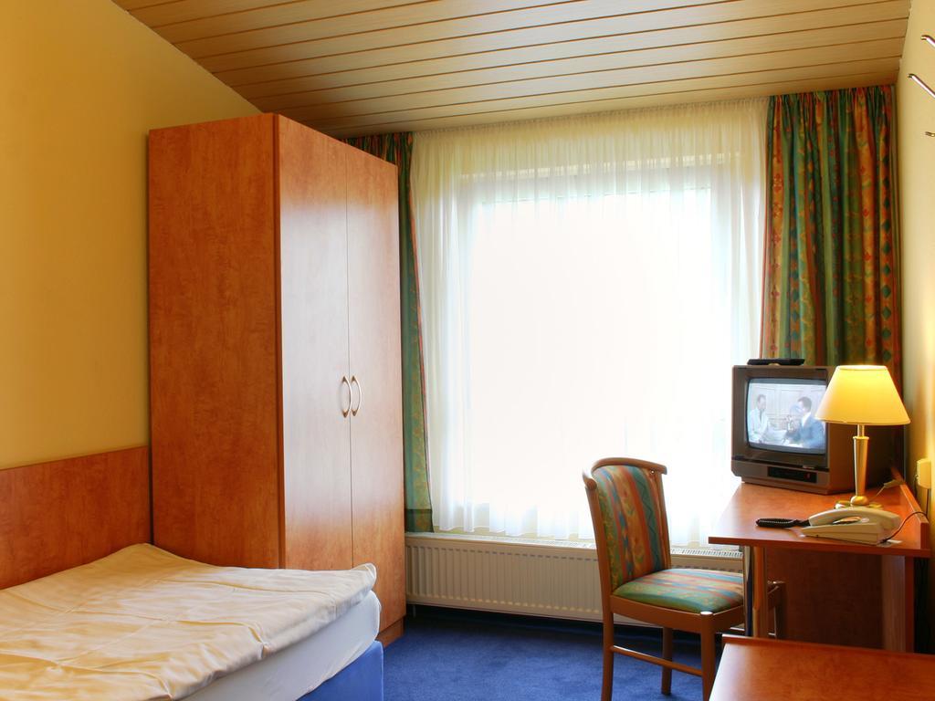 Kaerntner Stub'N Hotel Koenigslutter am Elm Phòng bức ảnh