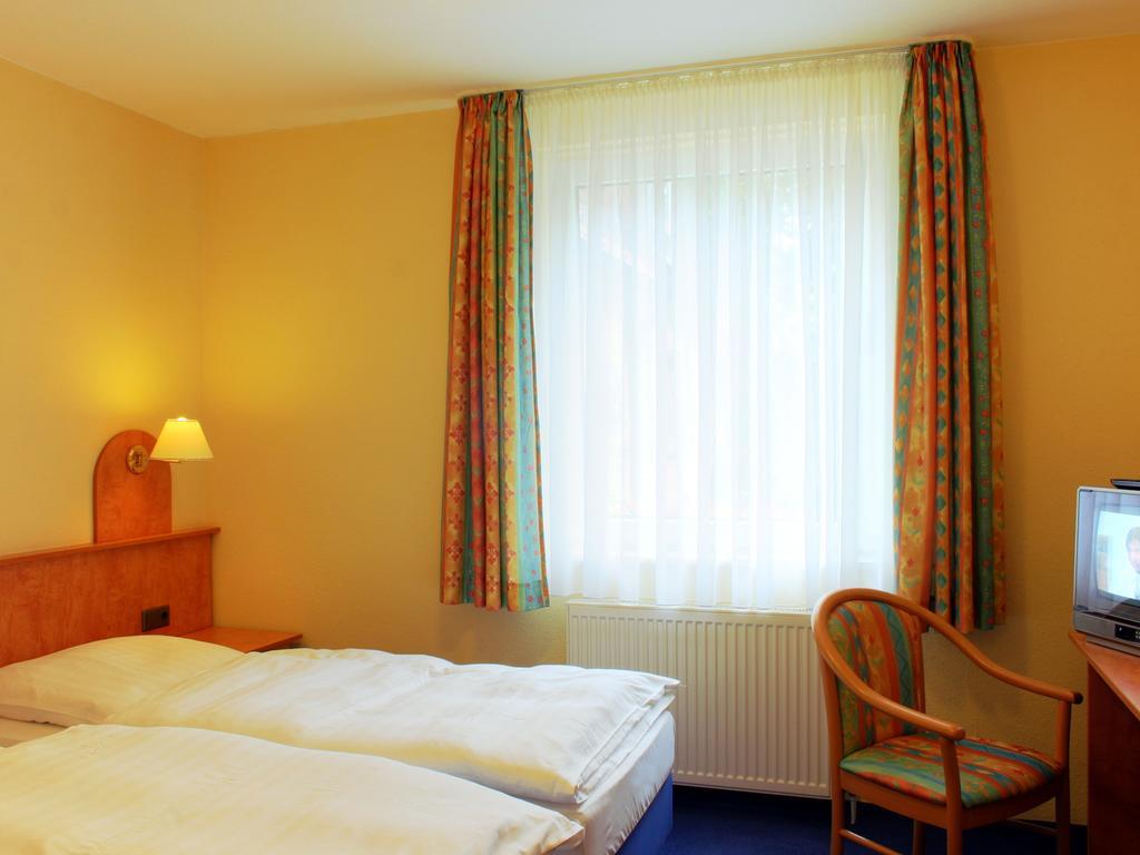 Kaerntner Stub'N Hotel Koenigslutter am Elm Phòng bức ảnh